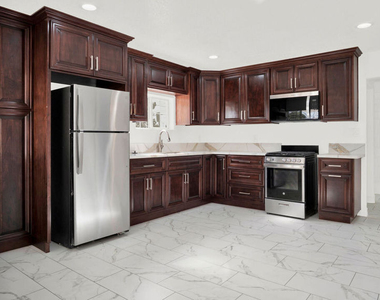 2239 W Lincoln Street - Photo Thumbnail 8