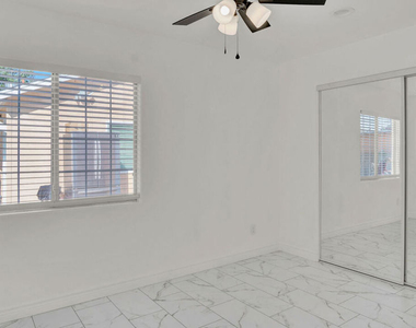2239 W Lincoln Street - Photo Thumbnail 11