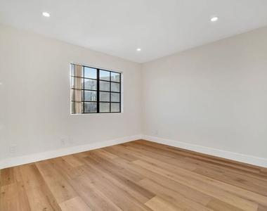 1520 N Vista Street - Photo Thumbnail 23