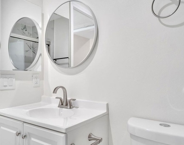 1520 N Vista Street - Photo Thumbnail 16