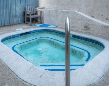 1520 N Vista Street - Photo Thumbnail 33