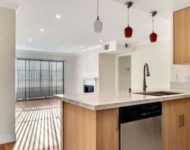 1520 N Vista Street - Photo Thumbnail 2