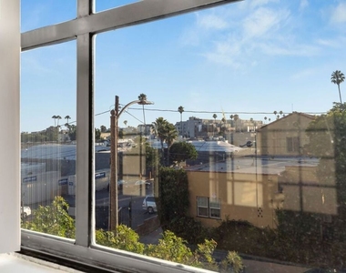 1520 N Vista Street - Photo Thumbnail 19