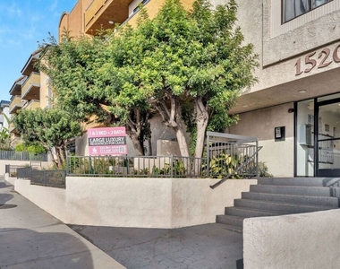 1520 N Vista Street - Photo Thumbnail 27