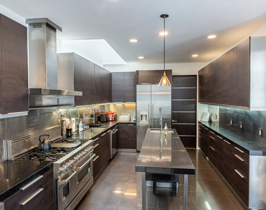 12148 Travis Street - Photo Thumbnail 6