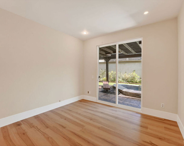 1288 Calle De Sevilla - Photo Thumbnail 12