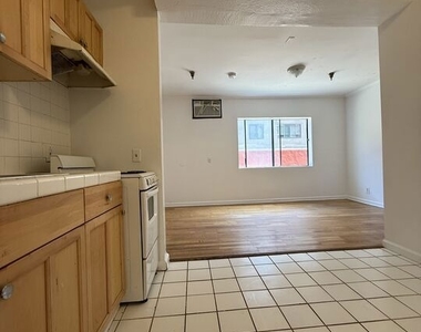 1816 N Gramercy Place - Photo Thumbnail 11
