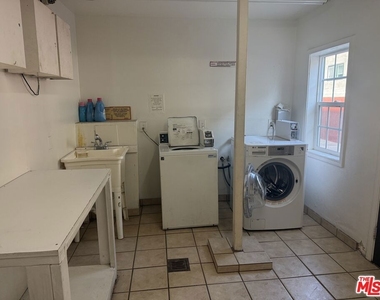 1816 N Gramercy Place - Photo Thumbnail 20