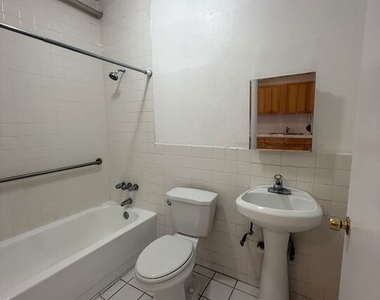 1816 N Gramercy Place - Photo Thumbnail 12