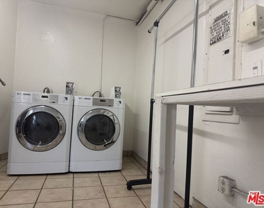 1816 N Gramercy Place - Photo Thumbnail 21