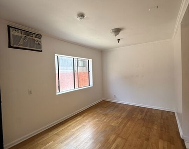 1816 N Gramercy Place - Photo Thumbnail 7