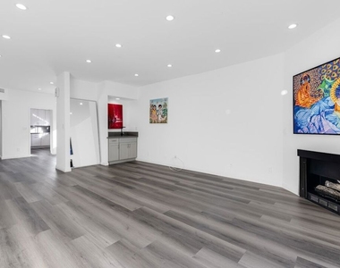 1727 S Bentley Avenue - Photo Thumbnail 1