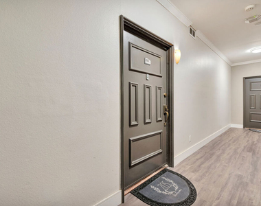 1727 S Bentley Avenue - Photo Thumbnail 26