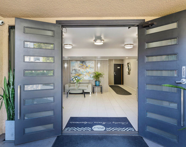 1727 S Bentley Avenue - Photo Thumbnail 23