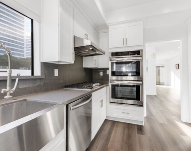 1727 S Bentley Avenue - Photo Thumbnail 6