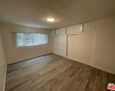 922 S Bedford Street - Photo Thumbnail 5