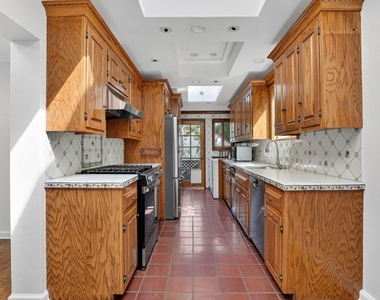 10341 Keswick Avenue - Photo Thumbnail 12