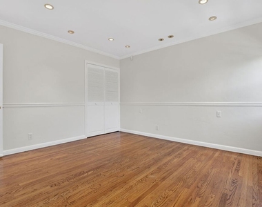 10341 Keswick Avenue - Photo Thumbnail 17