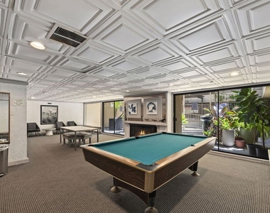 750 N Kings Road - Photo Thumbnail 13