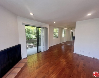 750 N Kings Road - Photo Thumbnail 2