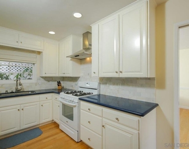 1045 Adella - Photo Thumbnail 4