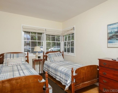 1045 Adella - Photo Thumbnail 10