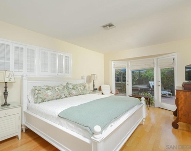 1045 Adella - Photo Thumbnail 6