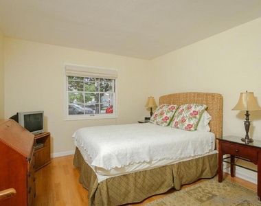 1045 Adella - Photo Thumbnail 18