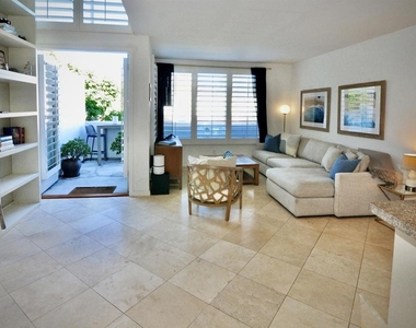 5490 La Jolla Blvd - Photo Thumbnail 2