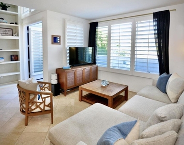 5490 La Jolla Blvd - Photo Thumbnail 5