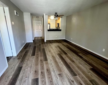 7405 Charmant Drive - Photo Thumbnail 15