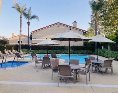 7405 Charmant Drive - Photo Thumbnail 23