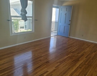 1752 Glendon Avenue - Photo Thumbnail 6