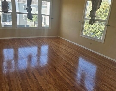 1752 Glendon Avenue - Photo Thumbnail 2