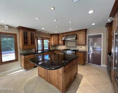 261 Scarborough Street - Photo Thumbnail 2