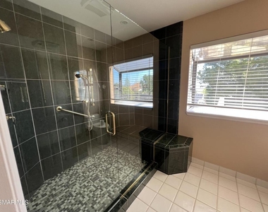 261 Scarborough Street - Photo Thumbnail 12