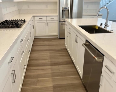 740 Edward Scholle Drive - Photo Thumbnail 6