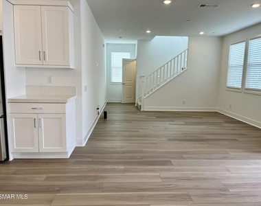 740 Edward Scholle Drive - Photo Thumbnail 8