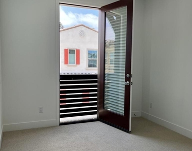 740 Edward Scholle Drive - Photo Thumbnail 20