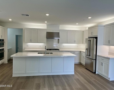 740 Edward Scholle Drive - Photo Thumbnail 4