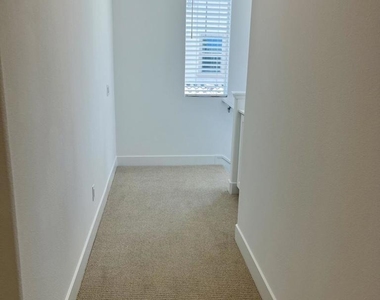 740 Edward Scholle Drive - Photo Thumbnail 11