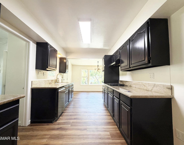 279 Lake Sherwood Drive - Photo Thumbnail 12