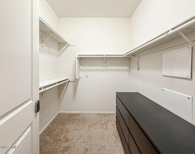 389 Castiano Street - Photo Thumbnail 17