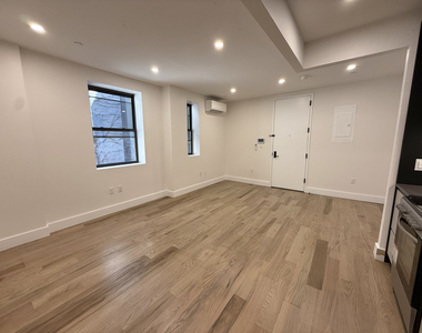 2320 Bedford Ave - Photo Thumbnail 4