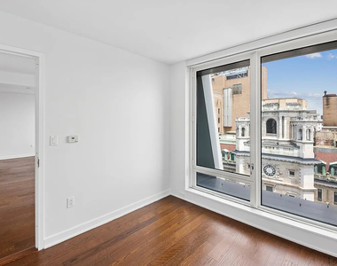 W 113th St and Amsterdam Ave - Photo Thumbnail 3