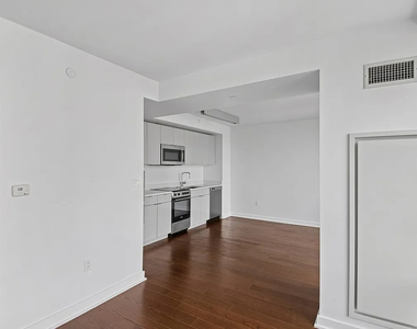 W 113th St and Amsterdam Ave - Photo Thumbnail 10