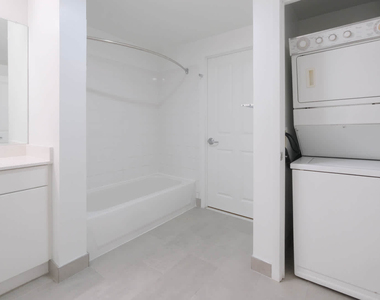 1 Harborside Place - Photo Thumbnail 57