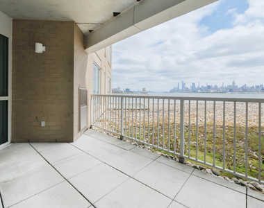 1 Harborside Place - Photo Thumbnail 45