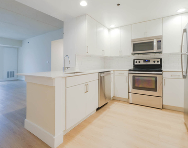1 Harborside Place - Photo Thumbnail 60