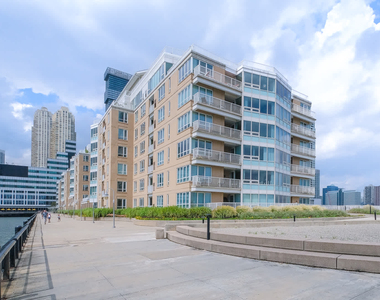 1 Harborside Place - Photo Thumbnail 2